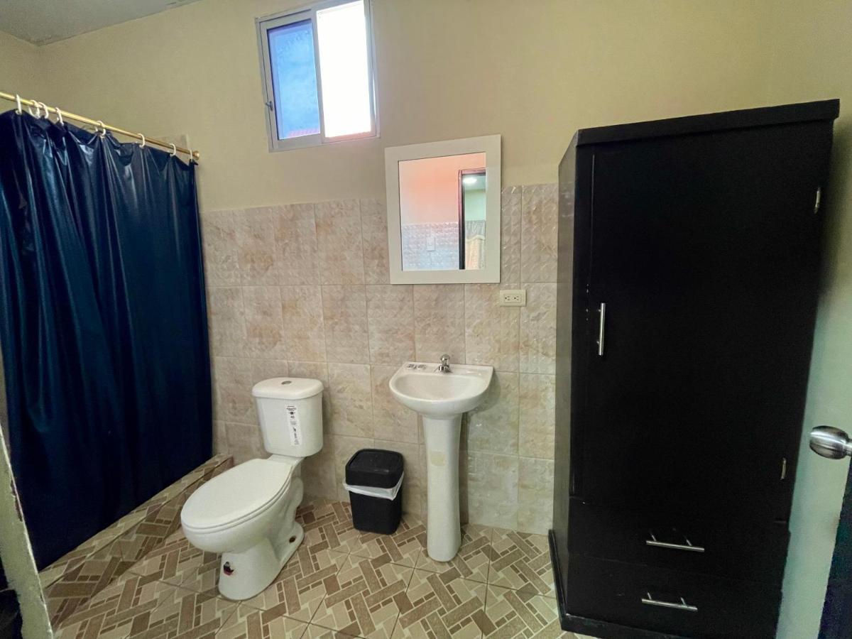 Hostal Tropicoco Hotel Playas Ngoại thất bức ảnh